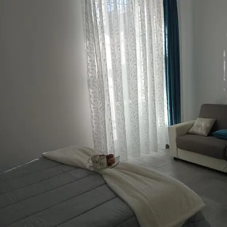 Marika House * Торре-Аннунциата